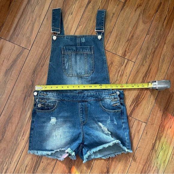 True love Denim Shorts Overalls Womens Size XL Blue Distressed  Bib Overalls - Picture 10 of 10